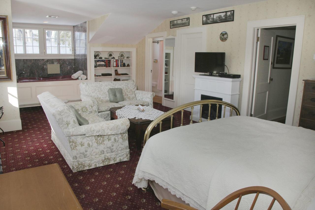 Bykenhulle House Bed And Breakfast Hopewell Junction ภายนอก รูปภาพ