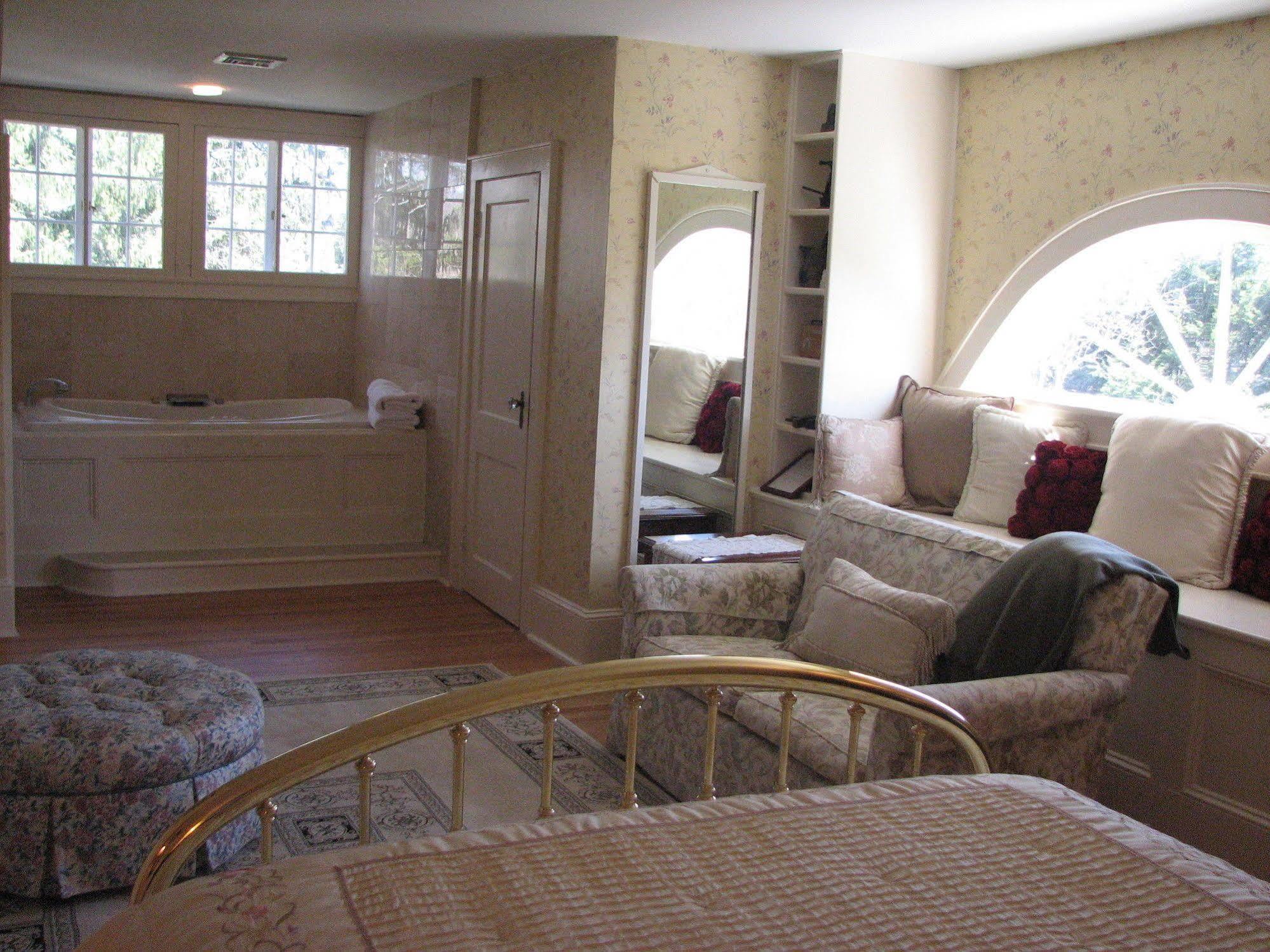 Bykenhulle House Bed And Breakfast Hopewell Junction ภายนอก รูปภาพ