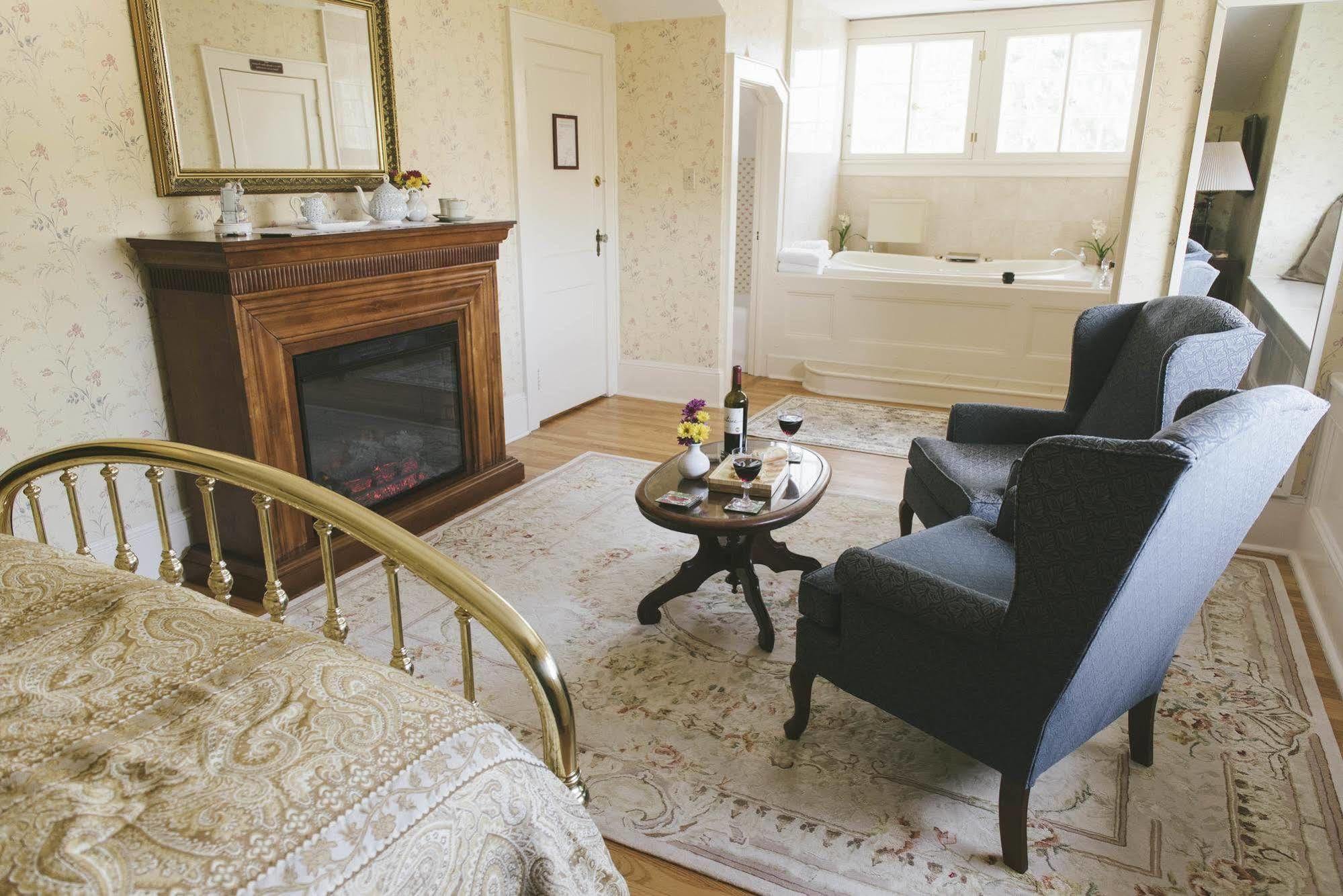 Bykenhulle House Bed And Breakfast Hopewell Junction ภายนอก รูปภาพ